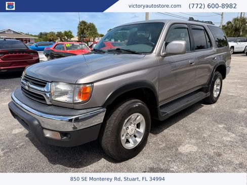 Used 2002 Toyota 4Runner SR5 RWD image 5