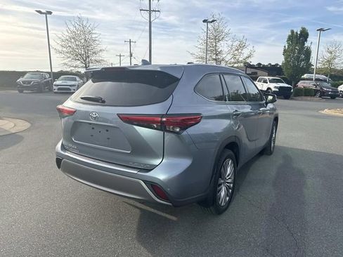 Used 2022 Toyota Highlander Platinum image 9
