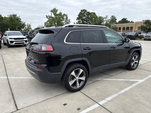Used 2019 Jeep Cherokee Limited AWD/4WD image 10