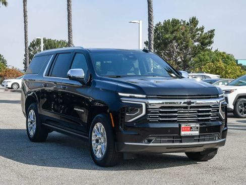Used 2026 Chevrolet Suburban Premier RWD image 3