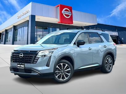 New 2026 Nissan Pathfinder Platinum w/ Cargo Package