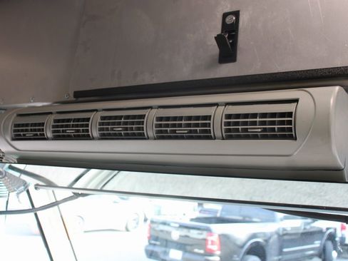 Used 2019 Ford E-450 and Econoline 450 Super Duty image 22