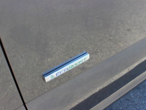 Used 2016 Ford F150 Platinum w/ Equipment Group 701A Luxury image 5