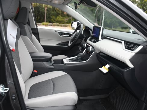 New 2025 Toyota RAV4 XLE image 11