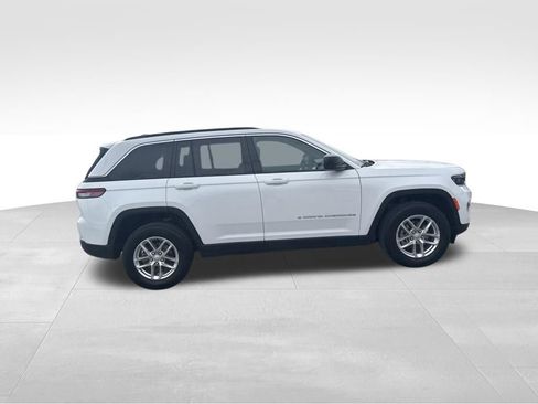 Used 2025 Jeep Grand Cherokee Laredo X AWD/4WD image 6