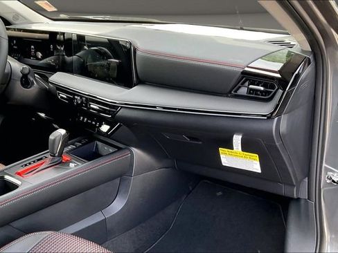 Certified 2025 Nissan Kicks SR w/ Interior Electronics Package FWD image 15