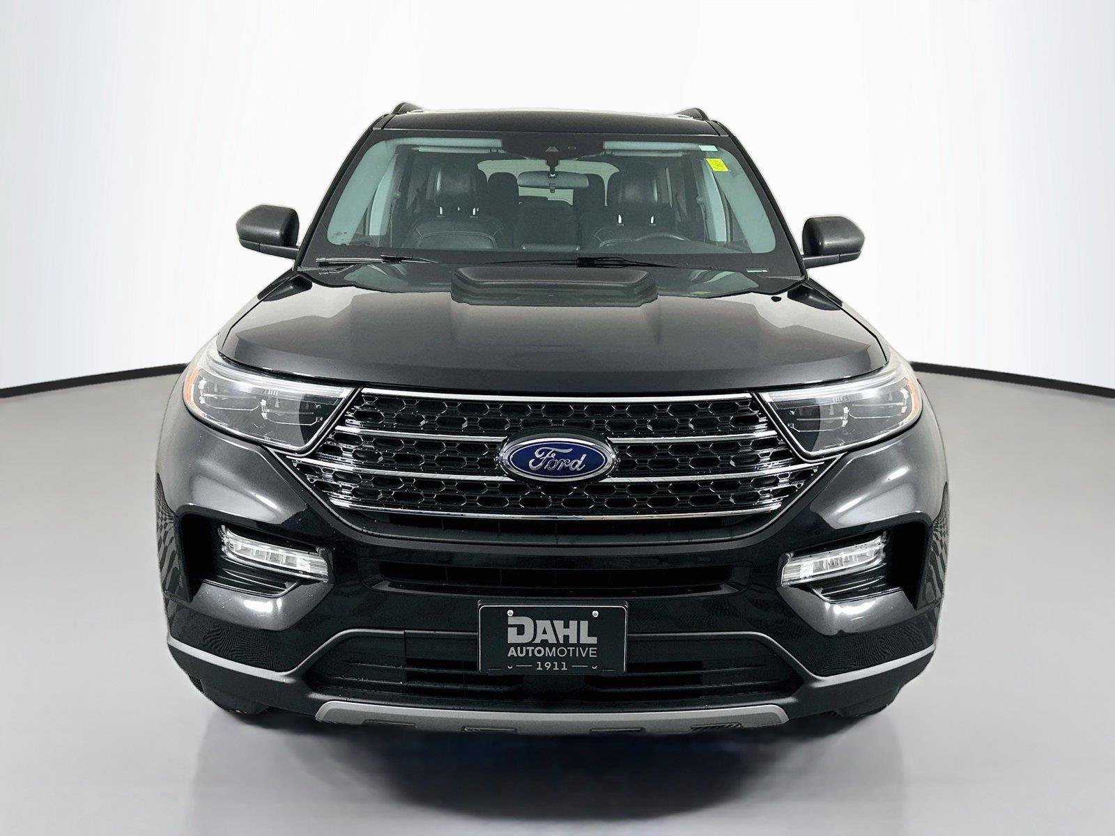 Used 2023 Ford Explorer XLT w/ Equipment Group 202A AWD/4WD image 3