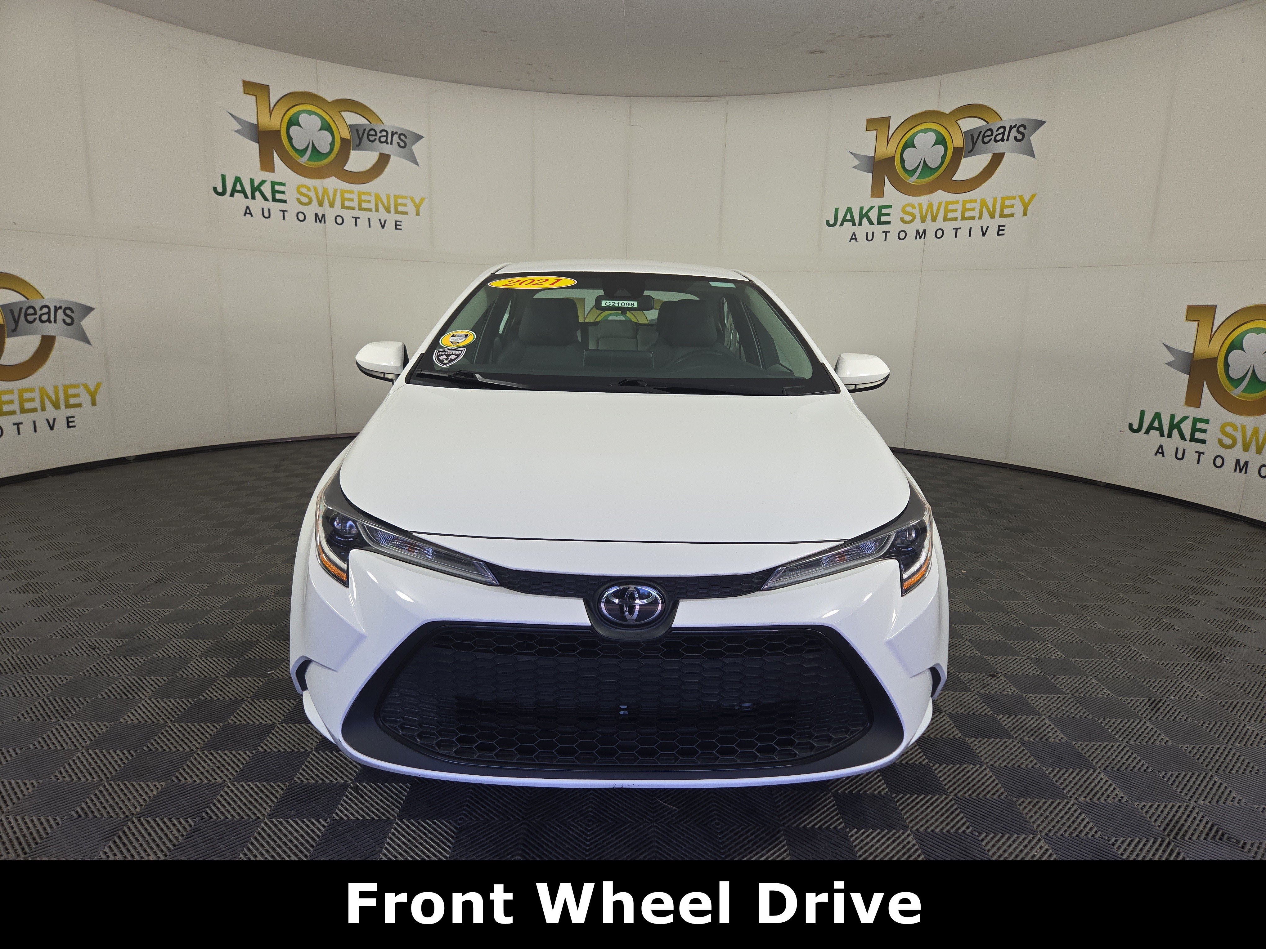 Used 2021 Toyota Corolla LE FWD image 2