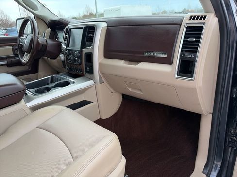 Used 2015 RAM 1500 Laramie w/ Convenience Group image 10