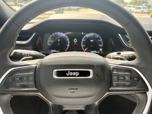 Used 2024 Jeep Grand Cherokee L Laredo RWD image 15