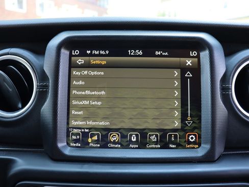 Used 2021 Jeep Wrangler Unlimited Sahara w/ Cold Weather Group AWD/4WD image 33