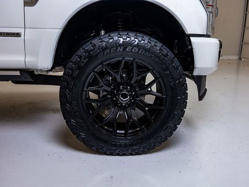 Used 2020 Ford F350 Limited AWD/4WD image 12