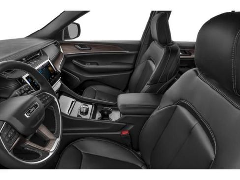Used 2026 Jeep Grand Cherokee Limited AWD/4WD image 8