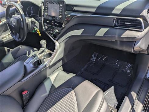 Used 2023 Toyota Camry SE image 18