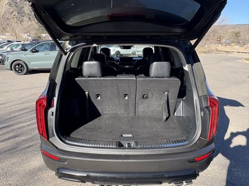 Used 2021 Kia Telluride SX w/ SX Prestige Package image 8