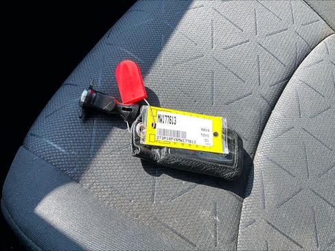 Used 2021 Toyota RAV4 XLE AWD/4WD image 14