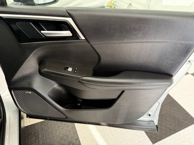 Used 2025 Mitsubishi Outlander SE AWD/4WD image 23