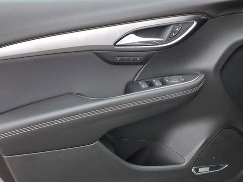 Used 2025 Buick Envision Sport Touring image 17