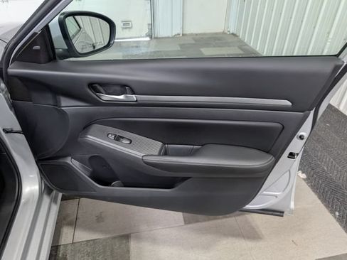 Used 2022 Nissan Altima 2.5 SV AWD/4WD image 26