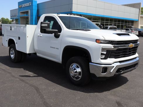 New 2025 Chevrolet Silverado 3500 LT w/ Convenience Package image 2