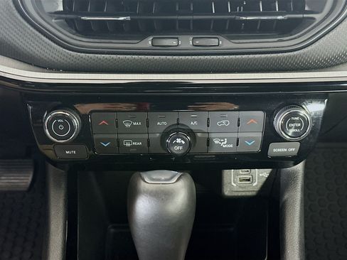 Used 2025 Jeep Compass Trailhawk AWD/4WD image 23