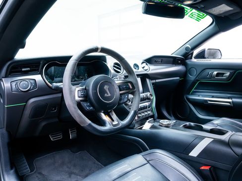 Used 2020 Ford Mustang Shelby GT500 w/ Technology Package RWD image 19