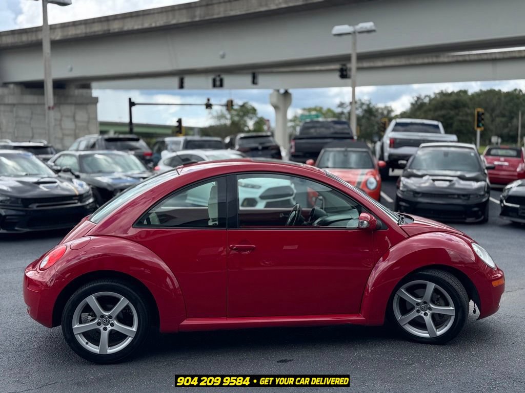 Used 2010 Volkswagen Beetle Coupe FWD image 9