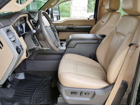 Used 2014 Ford F250 Lariat w/ Lariat Ultimate Package AWD/4WD image 21