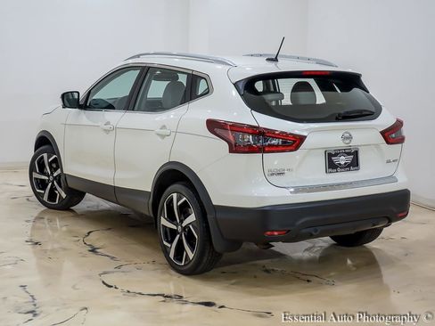 Used 2022 Nissan Rogue Sport SL w/ Premium Package image 10