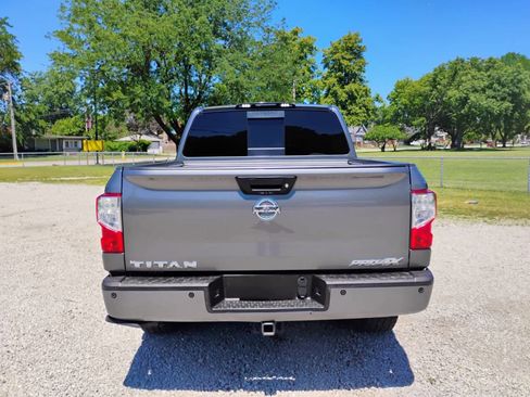 Used 2017 Nissan Titan PRO-4X w/ Pro-4x Convenience Package AWD/4WD image 5