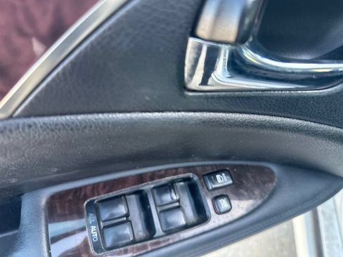Used 2011 Toyota Avalon Limited FWD image 8
