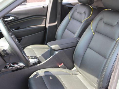 Used 2025 Chevrolet Trax ACTIV w/ Driver Confidence Package FWD image 14