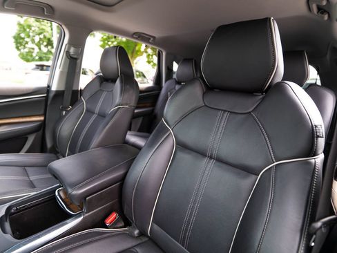 Certified 2017 Acura MDX SH-AWD w/ Advance Package image 8