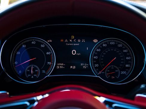 Used 2020 Bentley Bentayga Speed image 31