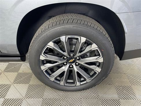 New 2026 Chevrolet Suburban High Country image 17