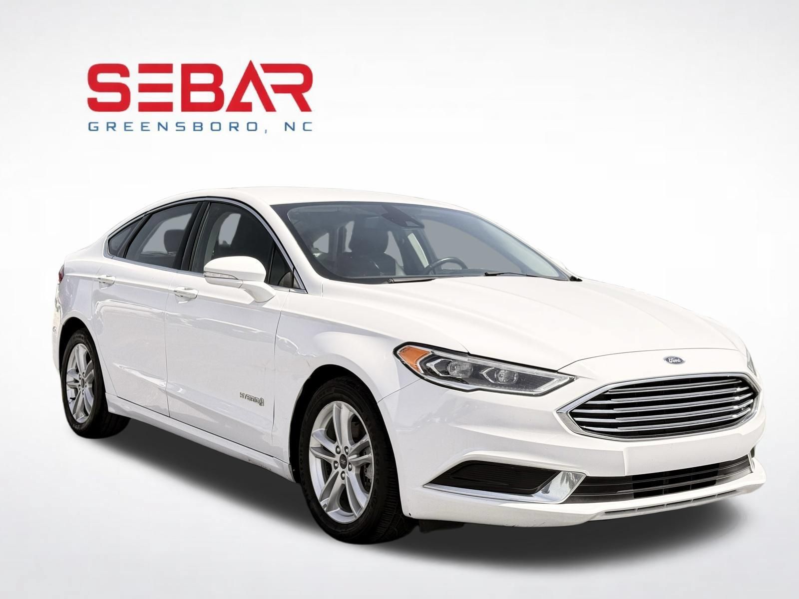 Used 2018 Ford Fusion SE w/ Equipment Group 602A FWD image 3