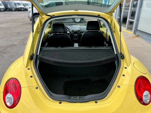 Used 2009 Volkswagen Beetle S FWD image 7