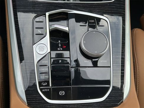 Used 2024 BMW X5 xDrive40i w/ M Sport Package image 34