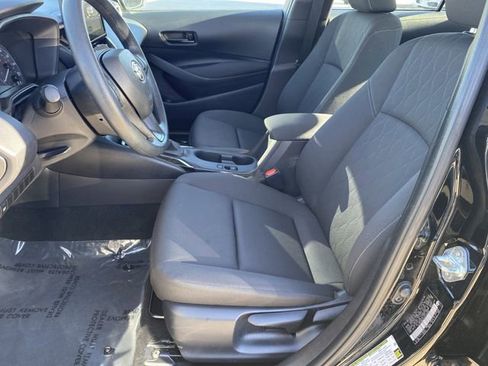 Used 2025 Toyota Corolla LE image 11