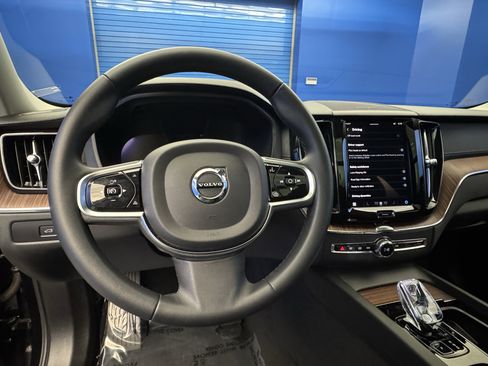 Used 2024 Volvo XC60 B5 Ultimate w/ Protection Package Premier image 13