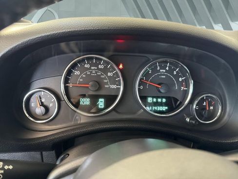 Used 2018 Jeep Wrangler Unlimited Sahara AWD/4WD image 17