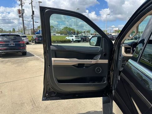 Used 2024 Ford Expedition Max Limited image 9