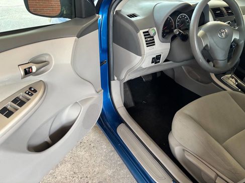 Used 2010 Toyota Corolla LE FWD image 12