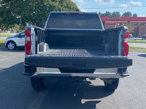 Used 2024 Chevrolet Silverado 2500 LT image 5