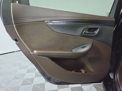 Used 2014 Chevrolet Impala LT FWD image 19