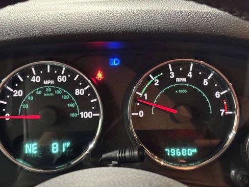 Used 2016 Jeep Wrangler Unlimited Sahara AWD/4WD image 31