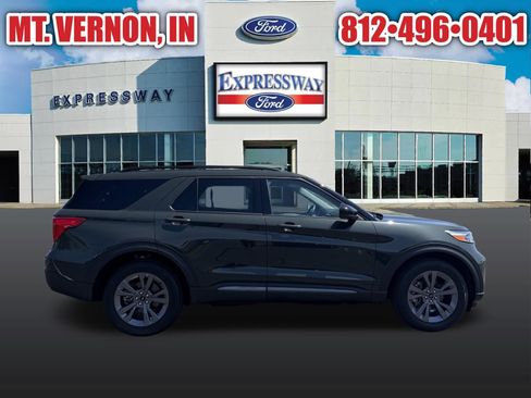 Used 2023 Ford Explorer XLT w/ Equipment Group 202A AWD/4WD image 5