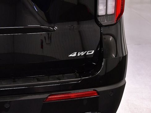 Used 2025 Ford Explorer ST-Line image 10