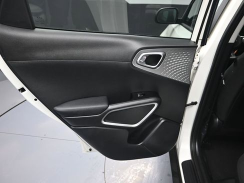New 2025 Kia Soul S image 28