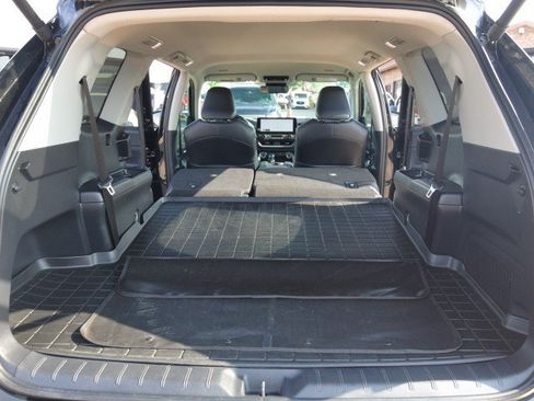 Used 2024 Toyota Grand Highlander AWD image 30